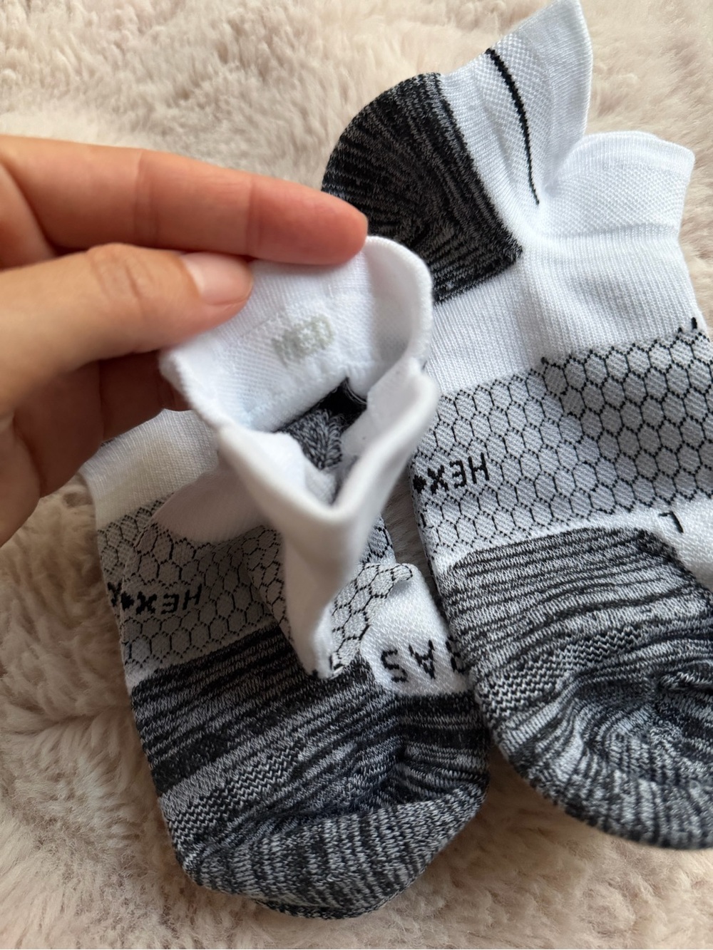 NEW Bombas Ankle Socks - set of 2 (Medium) - Picture 3 of 4